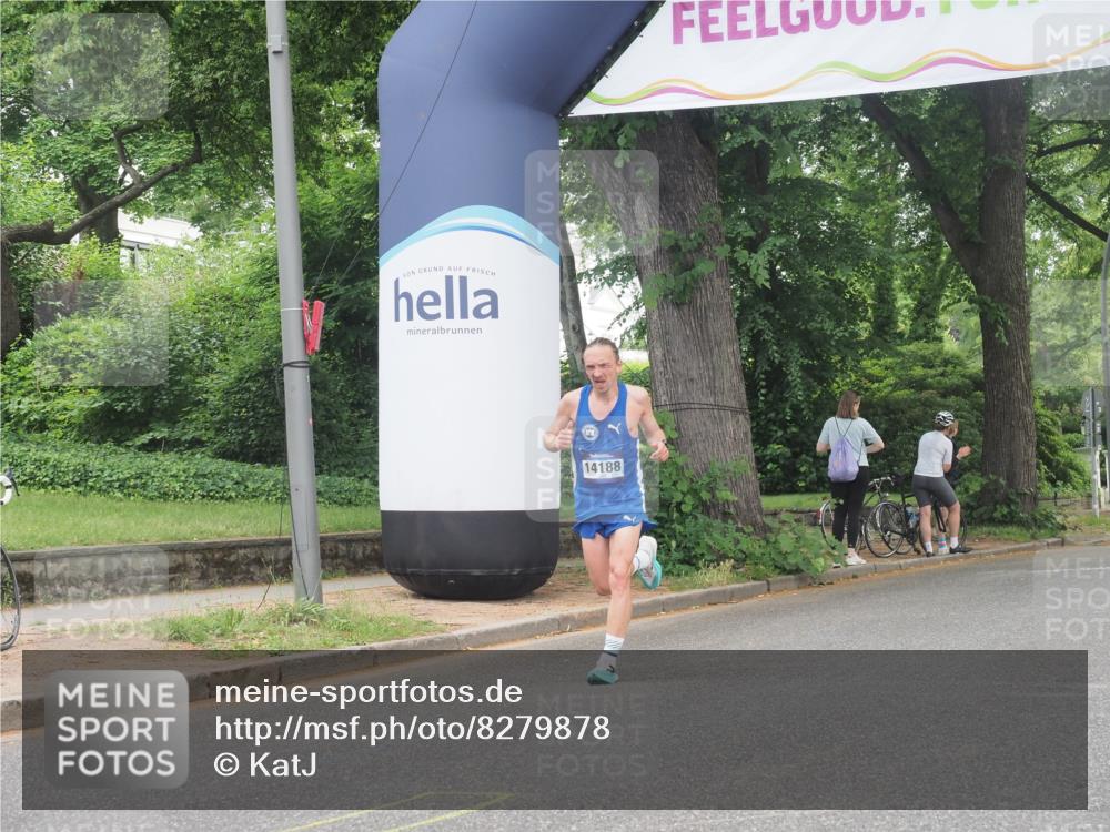 29.06.2025 - hella hamburg halbmarathon KatJ http://msf.ph/oto/8279878 29.06.2025 10:10:23 Zwischen KM18-KM19  meine-sportfotos.de