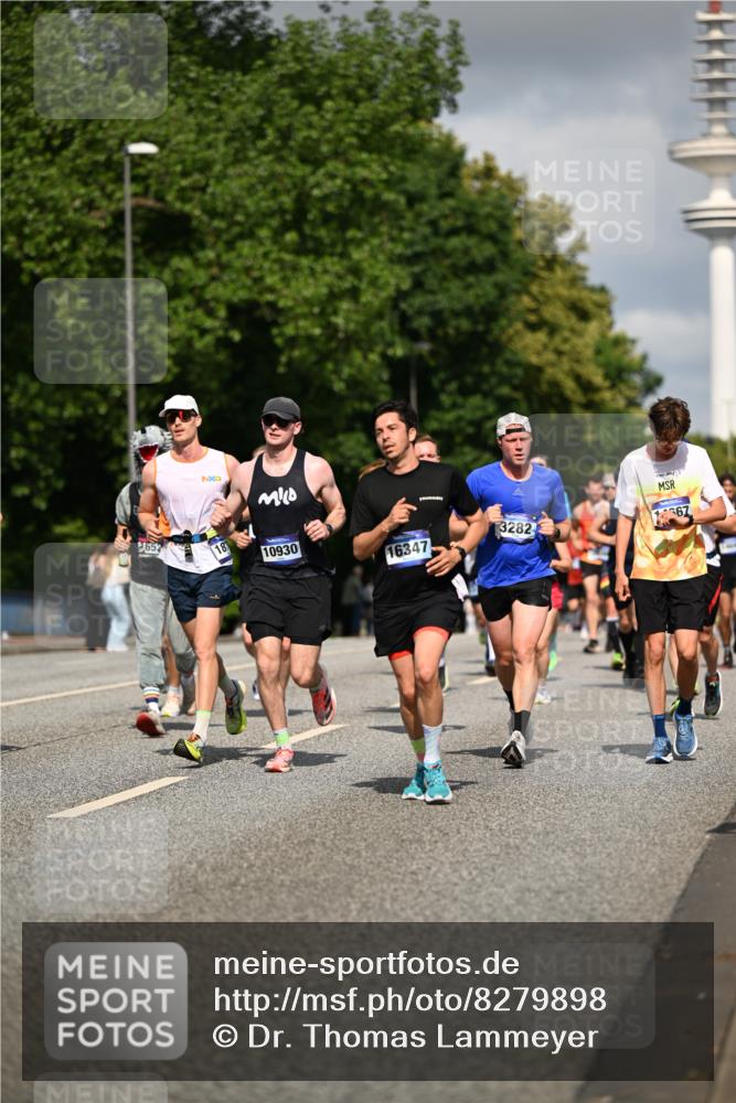 29.06.2025 - hella hamburg halbmarathon Dr. Thomas Lammeyer http://msf.ph/oto/8279898 29.06.2025 09:53:13 Kennedybrücke 1343, 1445, 1800, 1975, 2324, 2573, 2750, 2949, 3116, 3136, 3282, 3431, 4148, 4303, 4425, 4766, 5248, 5648, 5889, 6123, 6149, 7035, 7229, 8370, 8465, 9264, 9265, 9296, 9914, 10930 meine-sportfotos.de