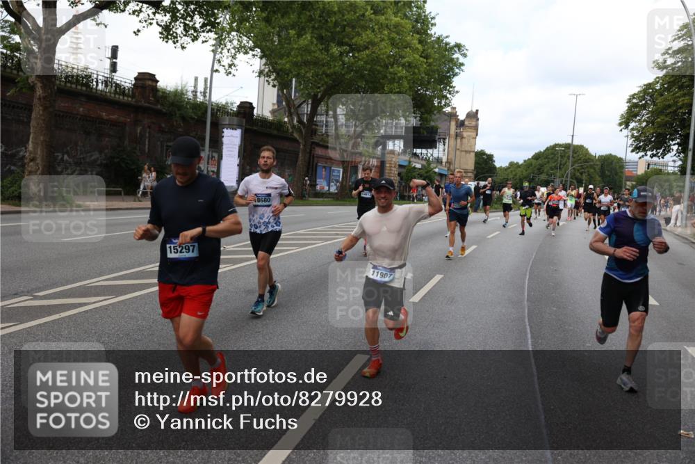 29.06.2025 - hella hamburg halbmarathon Yannick Fuchs http://msf.ph/oto/8279928 29.06.2025 10:37:24 20KM 1353, 1675, 1735, 2653, 4229, 4235, 5011, 5124, 5477, 9364, 9371, 9534, 9833, 10099, 10251, 11177, 11907, 12723, 12839, 13746, 13807, 14226, 14447, 14560, 14813, 15255, 15297, 15301, 15328, 15535, 15706, 15851, 15921, 16333, 16677, 17177, 17733, 17911, 18004, 18274, 18275, 18304, 18632, 18659, 18680, 18987 meine-sportfotos.de