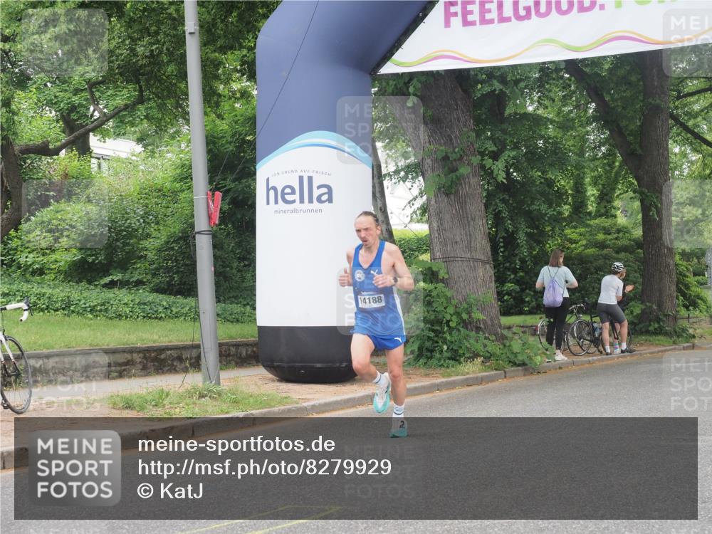 29.06.2025 - hella hamburg halbmarathon KatJ http://msf.ph/oto/8279929 29.06.2025 10:10:23 Zwischen KM18-KM19  meine-sportfotos.de