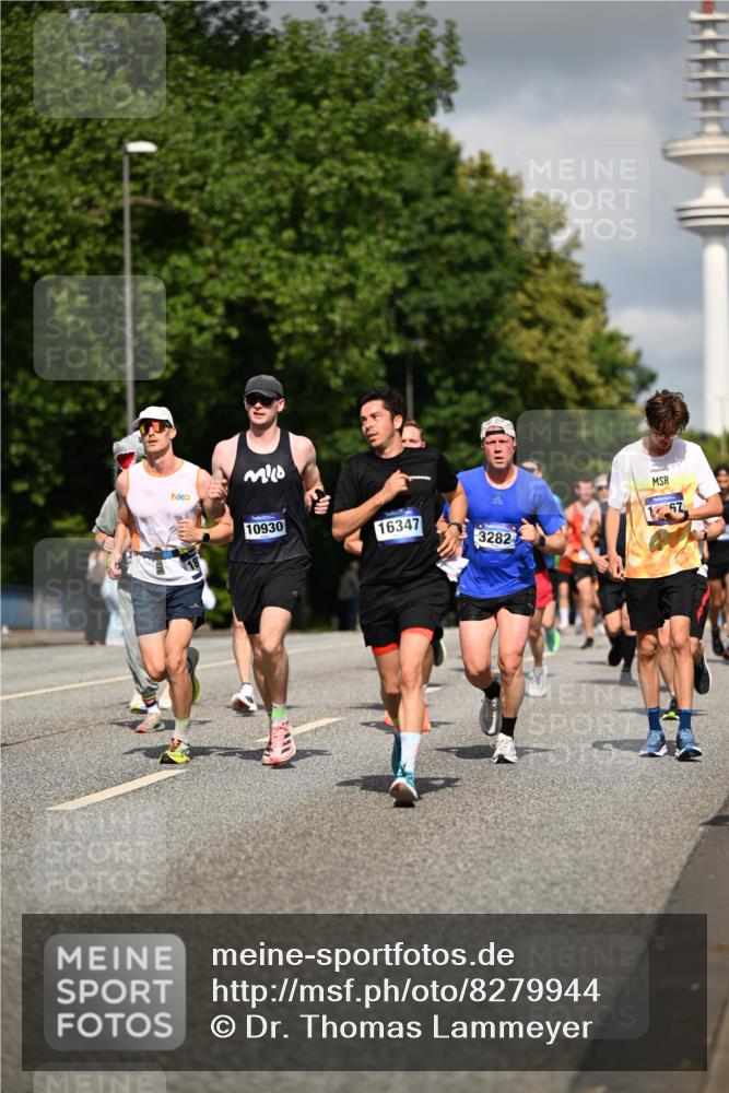 29.06.2025 - hella hamburg halbmarathon Dr. Thomas Lammeyer http://msf.ph/oto/8279944 29.06.2025 09:53:13 Kennedybrücke 1343, 1445, 1800, 1975, 2324, 2573, 2750, 2949, 3116, 3136, 3282, 3431, 4148, 4303, 4425, 4766, 5248, 5648, 5889, 6123, 6149, 7035, 7229, 8370, 8465, 9264, 9265, 9296, 9914, 10930 meine-sportfotos.de