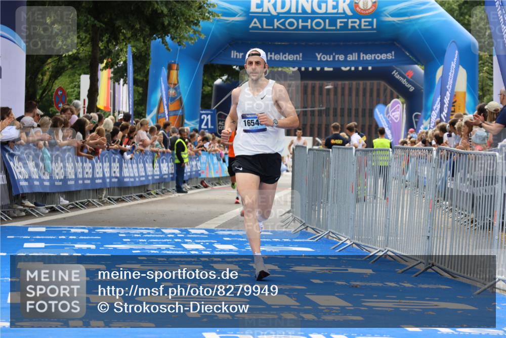 29.06.2025 - hella hamburg halbmarathon Strokosch-Dieckow http://msf.ph/oto/8279949 29.06.2025 10:22:49 Ziel 11624, 16548 meine-sportfotos.de