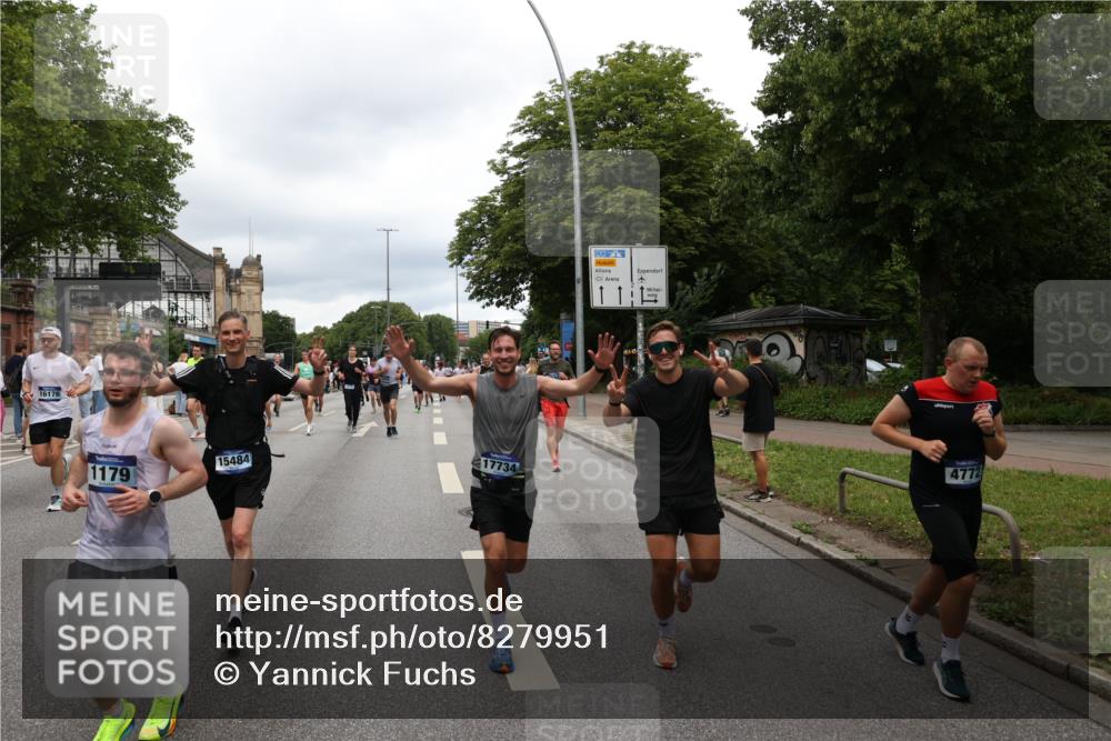 29.06.2025 - hella hamburg halbmarathon Yannick Fuchs http://msf.ph/oto/8279951 29.06.2025 10:49:40 20KM 1179, 1193, 1834, 2612, 3058, 3668, 4951, 5643, 5672, 6569, 6591, 6924, 7147, 7594, 7976, 8255, 8573, 8691, 9361, 9562, 10582, 11039, 12196, 12545, 13234, 13236, 13470, 13474, 14365, 15184, 15300, 15484, 15584, 15818, 15884, 16176, 16213, 16375, 16401, 16521, 16786, 17133, 17259, 17615, 17640, 17642, 17734, 17940, 18064, 18212, 18290, 18325, 18340, 18495, 18741, 18746, 18835, 19120, 19152 meine-sportfotos.de