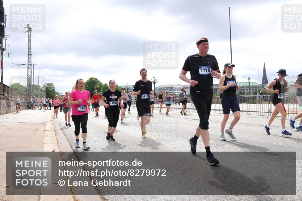 29.06.2025 - hella hamburg halbmarathon Lena Gebhardt http://msf.ph/oto/8279972 29.06.2025 11:09:19 Lombardsbrücke 14945, 4219, 14995, 1776, 1224, 1140, 1223, 1776, 1832, 2290, 3330, 3505, 3634, 3967, 4219, 4357, 4790, 4800, 4956, 4995, 5101, 5173, 5402, 5443, 5504, 6627, 6654, 6934, 7196, 7352, 7879, 7904, 7996, 8006, 8008, 8018, 8137, 8523, 9860, 10032, 10073, 10228, 10535, 10689, 10698, 10850, 10904, 11066, 11751, 11814, 11930, 12142, 12199, 12246, 12948, 14238, 14373, 14547, 14551, 14705, 14706, 16025, 16519, 16914 meine-sportfotos.de