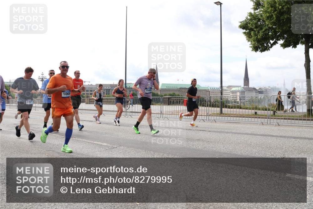 29.06.2025 - hella hamburg halbmarathon Lena Gebhardt http://msf.ph/oto/8279995 29.06.2025 10:20:27 Lombardsbrücke 17671, 1069, 15481, 1011, 1046, 1069, 1110, 1115, 1471, 1474, 2053, 2064, 2101, 2325, 2478, 2834, 3278, 3434, 3733, 3781, 3842, 4154, 4166, 4288, 4422, 4585, 4614, 4737, 4739, 4754, 4869, 5181, 5397, 5556, 5625, 5659, 5811, 5812, 5831, 5937, 6951, 7018, 7101, 7131, 7519, 7739, 7744, 7808, 8025, 8387, 8462, 8588, 8738, 9136, 9196, 9722, 9735, 9873, 10041, 10414, 10550, 10595, 10613, 10647, 10701, 10754, 11028, 11100, 11603, 11835, 11995 meine-sportfotos.de