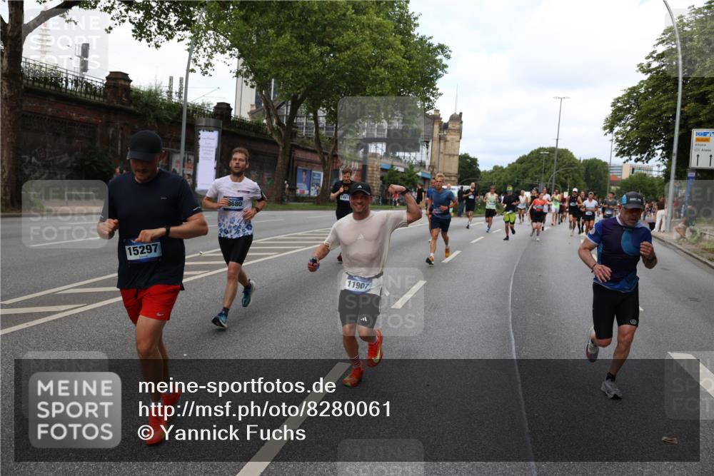 29.06.2025 - hella hamburg halbmarathon Yannick Fuchs http://msf.ph/oto/8280061 29.06.2025 10:37:24 20KM 1353, 1675, 1735, 2653, 4229, 4235, 5011, 5124, 5477, 9364, 9371, 9534, 9833, 10099, 10251, 11177, 11907, 12723, 12839, 13746, 13807, 14226, 14447, 14560, 14813, 15255, 15297, 15301, 15328, 15535, 15706, 15851, 15921, 16333, 16677, 17177, 17733, 17911, 18004, 18274, 18275, 18304, 18632, 18659, 18680, 18987 meine-sportfotos.de