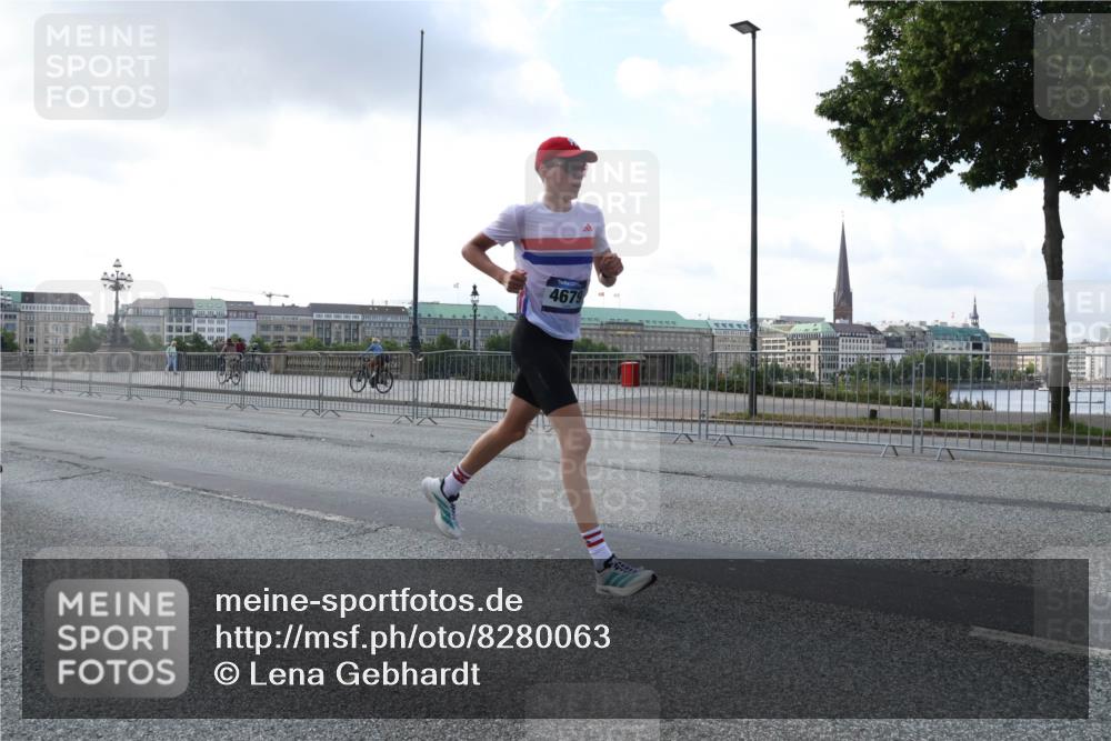 29.06.2025 - hella hamburg halbmarathon Lena Gebhardt http://msf.ph/oto/8280063 29.06.2025 09:45:32 Lombardsbrücke 4679, 57, 1686, 1707, 1758, 1990, 2689, 2746, 3043, 4050, 4129, 4679, 4698, 4749, 5070, 5187, 5328, 5550, 5746, 5826, 6358, 6781, 7272, 7389, 7481, 7651, 7723, 7965, 8190, 8209, 8883, 9137, 9381, 9571, 9634, 10017, 10171, 10486, 10876, 11120, 11169, 11413, 11857, 12049, 12232, 12234, 12308, 12595, 12691, 12900, 12988, 13066, 13618, 14028, 14140, 14289, 15672, 15883, 16157, 16713, 16818, 17428 meine-sportfotos.de