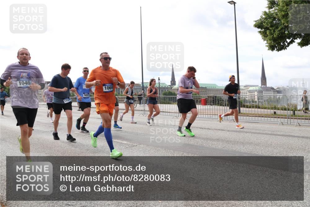 29.06.2025 - hella hamburg halbmarathon Lena Gebhardt http://msf.ph/oto/8280083 29.06.2025 10:20:28 Lombardsbrücke 1046, 1767, 5831, 1069, 1011, 1046, 1069, 1110, 1115, 1471, 1474, 2053, 2064, 2101, 2325, 2478, 2834, 3278, 3434, 3733, 3781, 3842, 4154, 4166, 4288, 4422, 4585, 4614, 4737, 4739, 4754, 4869, 5181, 5397, 5556, 5625, 5659, 5811, 5812, 5831, 5937, 6951, 7018, 7101, 7131, 7519, 7739, 7744, 7808, 8025, 8387, 8462, 8588, 8738, 8940, 9136, 9196, 9722, 9735, 9873, 10041, 10050, 10414, 10550, 10595, 10613, 10647, 10701, 10754, 11028, 11100, 11603, 11835, 11995 meine-sportfotos.de
