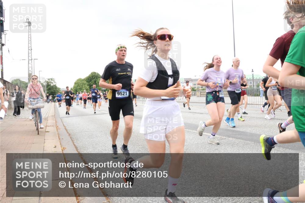 29.06.2025 - hella hamburg halbmarathon Lena Gebhardt http://msf.ph/oto/8280105 29.06.2025 10:54:53 Lombardsbrücke 20, 9521, 1526, 6982, 1227, 1013, 1198, 1949, 2084, 2090, 2244, 2452, 2532, 2566, 2586, 2632, 3002, 3274, 3761, 3795, 3857, 4191, 4192, 4971, 5185, 5216, 5392, 5500, 5727, 5882, 5933, 5993, 6023, 6279, 6395, 6396, 6839, 6944, 6982, 7238, 7986, 8012, 8186, 9521, 9596, 10109, 10331, 10471, 10686, 11033, 11226, 11287, 11567, 11569, 11737, 11788, 11908, 12147, 12148, 12240, 12268, 12270, 12930, 13272, 13283, 13548, 13944, 13945, 13979, 13980, 14515 meine-sportfotos.de