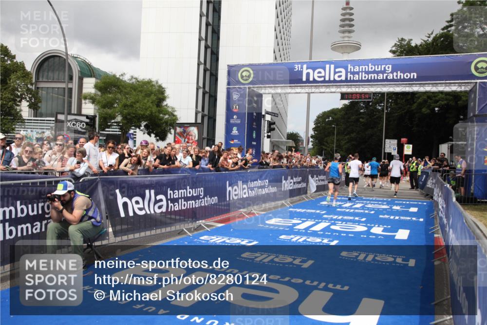 29.06.2025 - hella hamburg halbmarathon Michael Strokosch http://msf.ph/oto/8280124 29.06.2025 11:09:53 Ziel 3834, 7323, 9663, 15012, 15697, 17988 meine-sportfotos.de