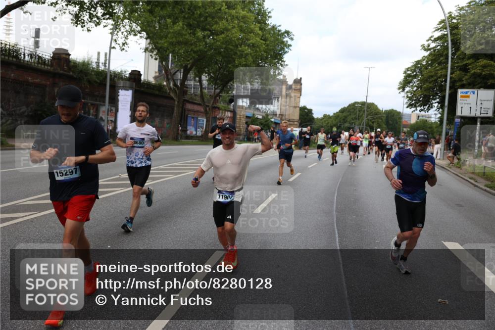 29.06.2025 - hella hamburg halbmarathon Yannick Fuchs http://msf.ph/oto/8280128 29.06.2025 10:37:24 20KM 1353, 1675, 1735, 2653, 4229, 4235, 5011, 5124, 5477, 9364, 9371, 9534, 9833, 10099, 10251, 11177, 11907, 12723, 12839, 13746, 13807, 14226, 14447, 14560, 14813, 15255, 15297, 15301, 15328, 15535, 15706, 15851, 15921, 16333, 16677, 17177, 17733, 17911, 18004, 18274, 18275, 18304, 18632, 18659, 18680, 18987 meine-sportfotos.de