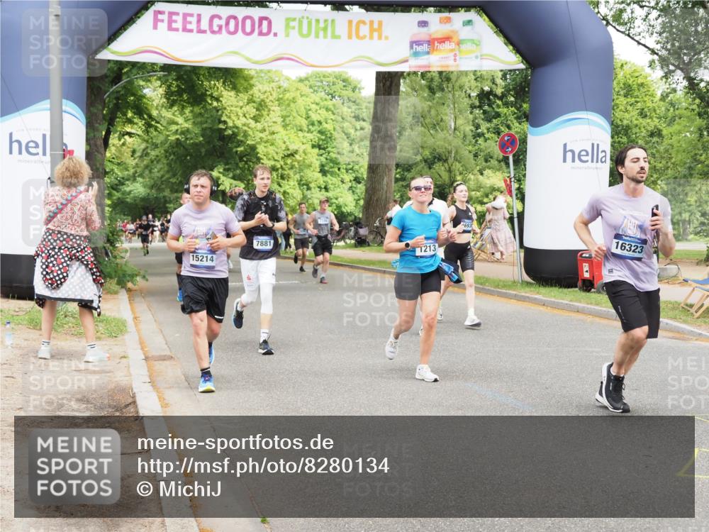 29.06.2025 - hella hamburg halbmarathon MichiJ http://msf.ph/oto/8280134 29.06.2025 10:57:40 Zwischen KM18-KM19 1213, 2110, 4007, 7881, 8055, 14679, 15214, 15531, 16323, 16938 meine-sportfotos.de
