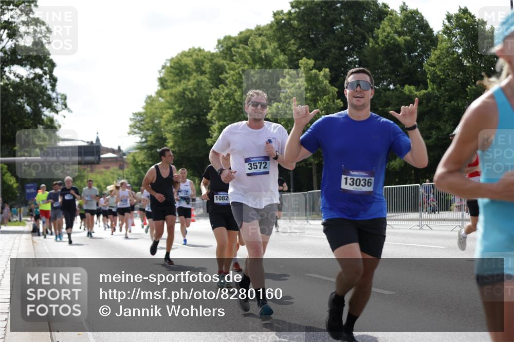 29.06.2025 - hella hamburg halbmarathon Jannik Wohlers http://msf.ph/oto/8280160 29.06.2025 10:02:45 Lombardsbrücke 1135, 1138, 1414, 1450, 1482, 2594, 2780, 2782, 2810, 3572, 4613, 6208, 6217, 7210, 7211, 7290, 7706, 7935, 8614, 9439, 10824, 12169, 12177, 12212, 12422, 13036, 13474, 13664, 13732, 13857, 13874, 14225, 14493, 16355, 16605, 16824, 18359, 18827 meine-sportfotos.de