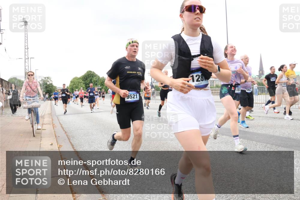 29.06.2025 - hella hamburg halbmarathon Lena Gebhardt http://msf.ph/oto/8280166 29.06.2025 10:54:53 Lombardsbrücke 201, 128, 9521, 1527, 6982, 5500, 1227, 1013, 1198, 1949, 2084, 2090, 2244, 2452, 2532, 2566, 2586, 2632, 3002, 3274, 3761, 3795, 3857, 4191, 4192, 4971, 5185, 5216, 5392, 5500, 5727, 5882, 5933, 5993, 6023, 6279, 6395, 6396, 6839, 6944, 6982, 7238, 7986, 8012, 8186, 9521, 9596, 10109, 10331, 10471, 10686, 11033, 11226, 11287, 11567, 11569, 11737, 11788, 11908, 12147, 12148, 12240, 12268, 12270, 12930, 13272, 13283, 13548, 13944, 13945, 13979, 13980, 14515 meine-sportfotos.de