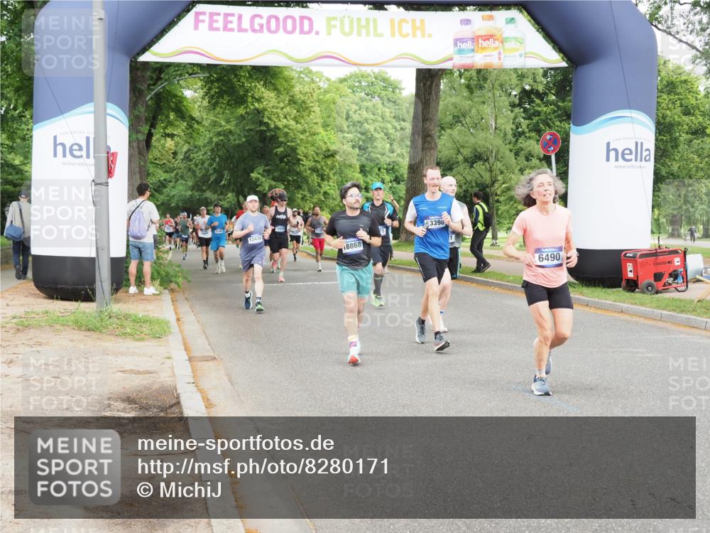 29.06.2025 - hella hamburg halbmarathon MichiJ http://msf.ph/oto/8280171 29.06.2025 10:32:05 Zwischen KM18-KM19 3124, 5275, 6490, 6705, 7451, 9043, 13398, 13746, 14385, 18868 meine-sportfotos.de
