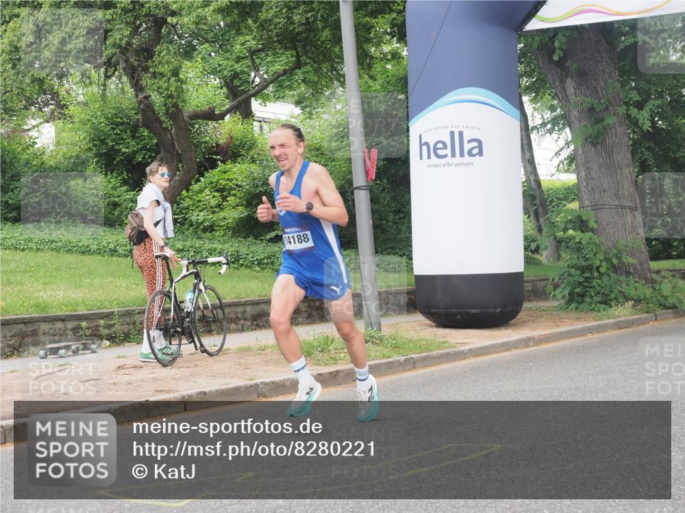 29.06.2025 - hella hamburg halbmarathon KatJ http://msf.ph/oto/8280221 29.06.2025 10:10:24 Zwischen KM18-KM19  meine-sportfotos.de