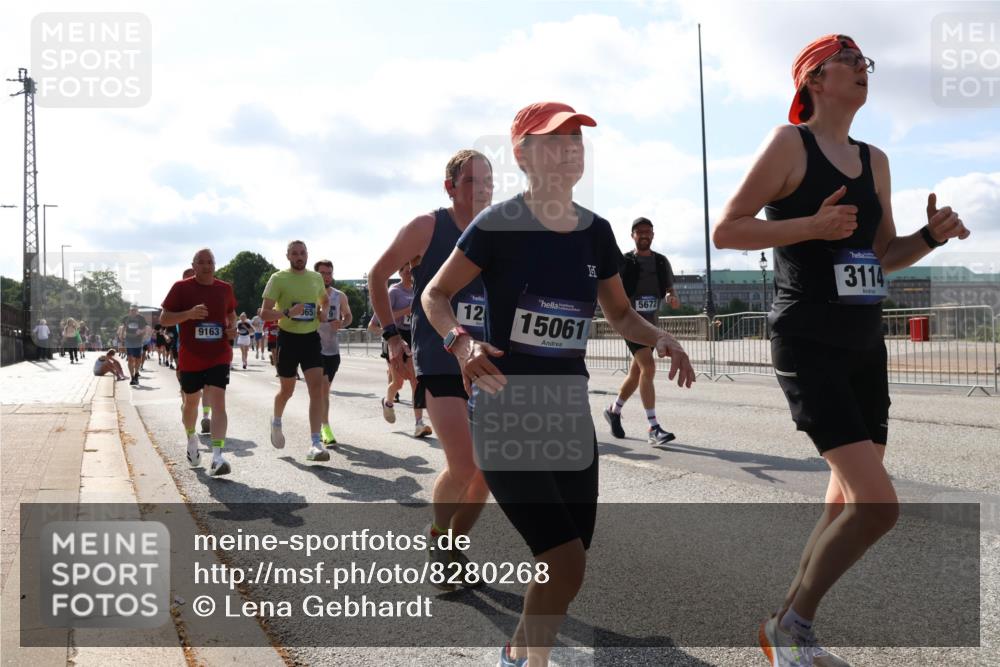 29.06.2025 - hella hamburg halbmarathon Lena Gebhardt http://msf.ph/oto/8280268 29.06.2025 09:58:04 Lombardsbrücke 5672, 9163, 659, 2, 12, 15061, 3114, 1034, 1094, 1179, 1190, 1258, 1320, 1321, 1335, 1563, 1815, 1870, 2034, 2070, 2138, 2397, 2417, 2448, 2488, 2612, 2636, 2711, 2946, 3058, 3091, 3114, 3251, 3999, 4379, 4814, 4903, 5032, 5093, 5305, 5672, 5775, 6164, 6272, 6355, 6356, 6374, 6569, 6580, 6585, 6628, 6754, 6776, 6897, 7065, 7134, 7409, 7478, 7509, 7594, 7646, 7724, 7856, 7896, 7952, 7973, 7976, 8154, 8508, 8590, 9012, 9057, 9562, 9656, 10084 meine-sportfotos.de