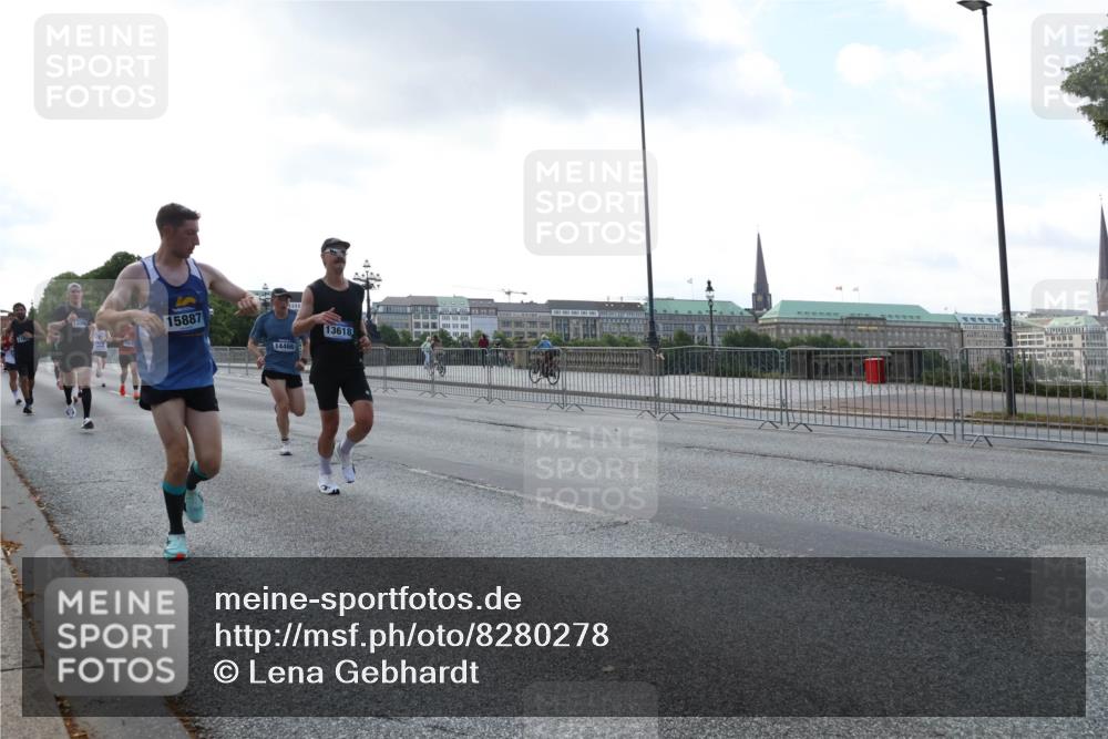 29.06.2025 - hella hamburg halbmarathon Lena Gebhardt http://msf.ph/oto/8280278 29.06.2025 09:45:32 Lombardsbrücke 15887, 14466, 13618, 57, 1686, 1707, 1758, 1990, 2689, 2746, 3043, 4050, 4129, 4679, 4698, 4749, 5070, 5187, 5328, 5550, 5746, 5826, 6358, 6781, 7272, 7389, 7481, 7651, 7723, 7965, 8190, 8209, 8883, 9137, 9381, 9571, 9634, 10017, 10171, 10486, 10876, 11120, 11169, 11413, 11857, 12049, 12232, 12234, 12308, 12595, 12691, 12900, 12988, 13066, 13618, 14028, 14140, 14289, 15672, 15883, 16157, 16713, 16818, 17428 meine-sportfotos.de