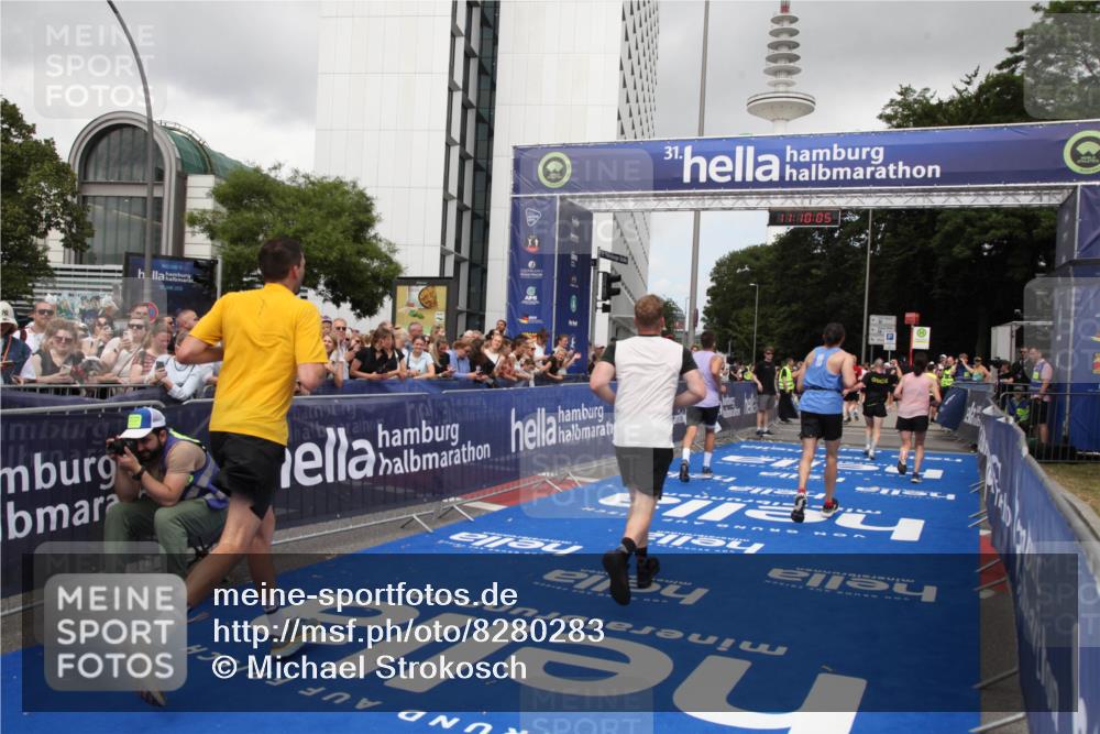29.06.2025 - hella hamburg halbmarathon Michael Strokosch http://msf.ph/oto/8280283 29.06.2025 11:10:03 Ziel 1729, 3691, 4287, 7209, 11191, 11873, 14015, 16456, 18429 meine-sportfotos.de
