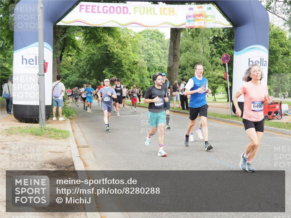 29.06.2025 - hella hamburg halbmarathon MichiJ http://msf.ph/oto/8280288 29.06.2025 10:32:05 Zwischen KM18-KM19 3124, 5275, 6490, 6705, 7451, 9043, 13398, 13746, 14385, 18868 meine-sportfotos.de