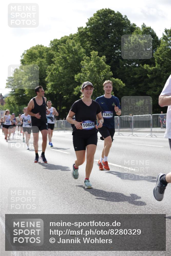 29.06.2025 - hella hamburg halbmarathon Jannik Wohlers http://msf.ph/oto/8280329 29.06.2025 10:02:47 Lombardsbrücke 1135, 1138, 1414, 1450, 1482, 2594, 2619, 2780, 2782, 2810, 3572, 4613, 6208, 6217, 7210, 7211, 7290, 7706, 7935, 8614, 9439, 10824, 12169, 12177, 12211, 12212, 12422, 12843, 13036, 13474, 13664, 13732, 13857, 13874, 14225, 14493, 16355, 16605, 16824, 18359, 18827 meine-sportfotos.de