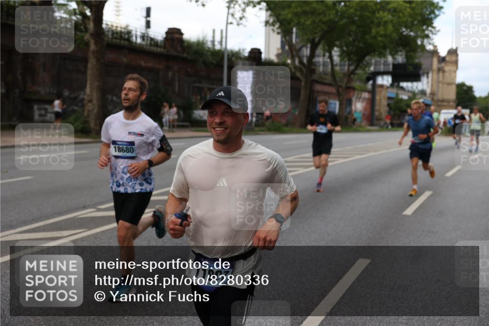 29.06.2025 - hella hamburg halbmarathon Yannick Fuchs http://msf.ph/oto/8280336 29.06.2025 10:37:25 20KM 1353, 1675, 1735, 2653, 4229, 4235, 5011, 5124, 5477, 9364, 9371, 9534, 10099, 10251, 11177, 11907, 12723, 12839, 13746, 13807, 14226, 14447, 14560, 14813, 15255, 15297, 15301, 15328, 15535, 15706, 15851, 15921, 16333, 16677, 17733, 17911, 18004, 18274, 18275, 18304, 18632, 18659, 18680, 18987 meine-sportfotos.de