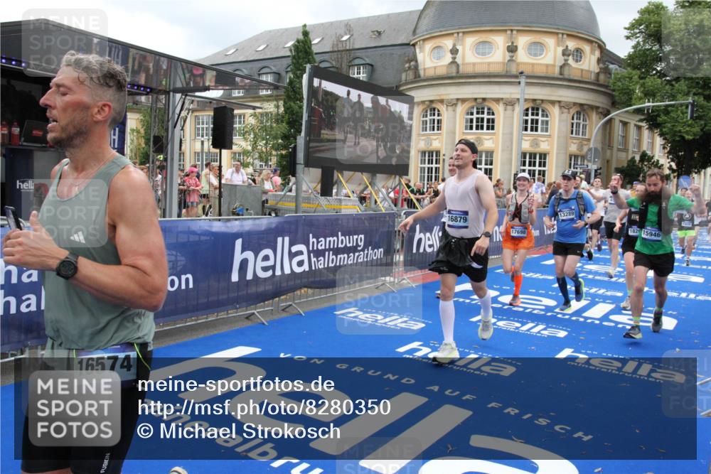 29.06.2025 - hella hamburg halbmarathon Michael Strokosch http://msf.ph/oto/8280350 29.06.2025 10:54:25 Ziel 1267, 1442, 3426, 4635, 6511, 6512, 8223, 8772, 11009, 11430, 12321, 12362, 13289, 13803, 15946, 16327, 16574, 16750, 16879, 17087, 17698, 18268, 19067 meine-sportfotos.de