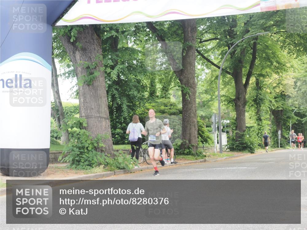 29.06.2025 - hella hamburg halbmarathon KatJ http://msf.ph/oto/8280376 29.06.2025 10:10:39 Zwischen KM18-KM19  meine-sportfotos.de