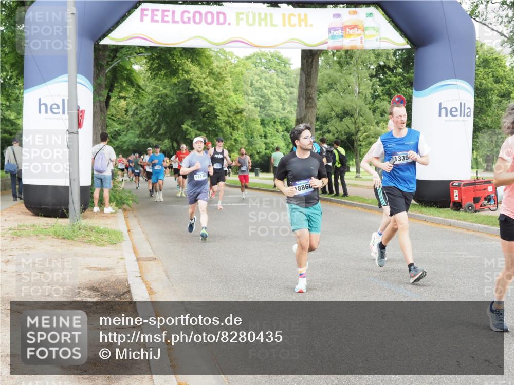 29.06.2025 - hella hamburg halbmarathon MichiJ http://msf.ph/oto/8280435 29.06.2025 10:32:06 Zwischen KM18-KM19 3124, 5275, 6490, 6705, 7451, 9043, 13398, 13746, 14385, 18868 meine-sportfotos.de