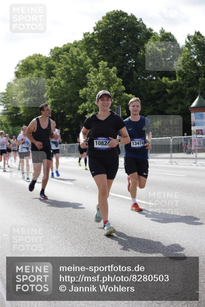 29.06.2025 - hella hamburg halbmarathon Jannik Wohlers http://msf.ph/oto/8280503 29.06.2025 10:02:47 Lombardsbrücke 1135, 1138, 1414, 1450, 1482, 2594, 2619, 2780, 2782, 2810, 3572, 4613, 6208, 6217, 7210, 7211, 7290, 7706, 7935, 8614, 9439, 10824, 12169, 12177, 12211, 12212, 12422, 12843, 13036, 13474, 13664, 13732, 13857, 13874, 14225, 14493, 16355, 16605, 16824, 18359, 18827 meine-sportfotos.de