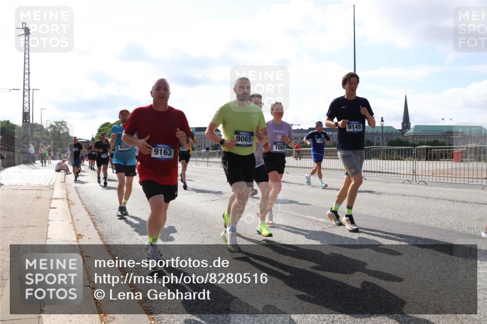 29.06.2025 - hella hamburg halbmarathon Lena Gebhardt http://msf.ph/oto/8280516 29.06.2025 09:58:05 Lombardsbrücke 6580, 9163, 9065, 11757, 7065, 9145, 1034, 1094, 1179, 1190, 1258, 1320, 1321, 1335, 1563, 1815, 1870, 2034, 2070, 2138, 2397, 2417, 2448, 2488, 2612, 2636, 2711, 2946, 3058, 3091, 3114, 3251, 3999, 4379, 4814, 4903, 5032, 5093, 5305, 5672, 5721, 5775, 6164, 6272, 6355, 6356, 6374, 6569, 6580, 6585, 6628, 6754, 6776, 6897, 7065, 7134, 7409, 7478, 7509, 7594, 7646, 7724, 7856, 7896, 7952, 7973, 7976, 8154, 8508, 8590, 9012, 9057, 9562, 9656, 10084 meine-sportfotos.de