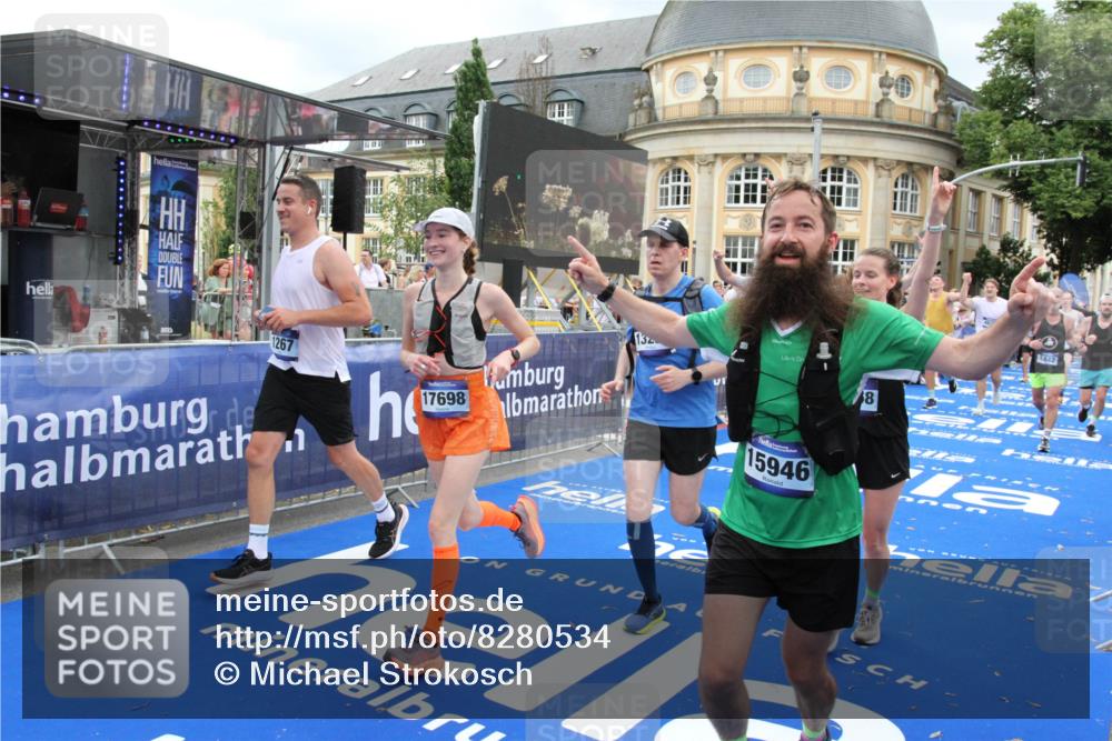29.06.2025 - hella hamburg halbmarathon Michael Strokosch http://msf.ph/oto/8280534 29.06.2025 10:54:27 Ziel 1267, 1442, 3426, 4635, 4868, 6511, 6512, 7129, 8772, 11009, 12321, 12362, 13289, 15946, 16327, 16574, 16750, 16879, 17698, 18268, 19067 meine-sportfotos.de