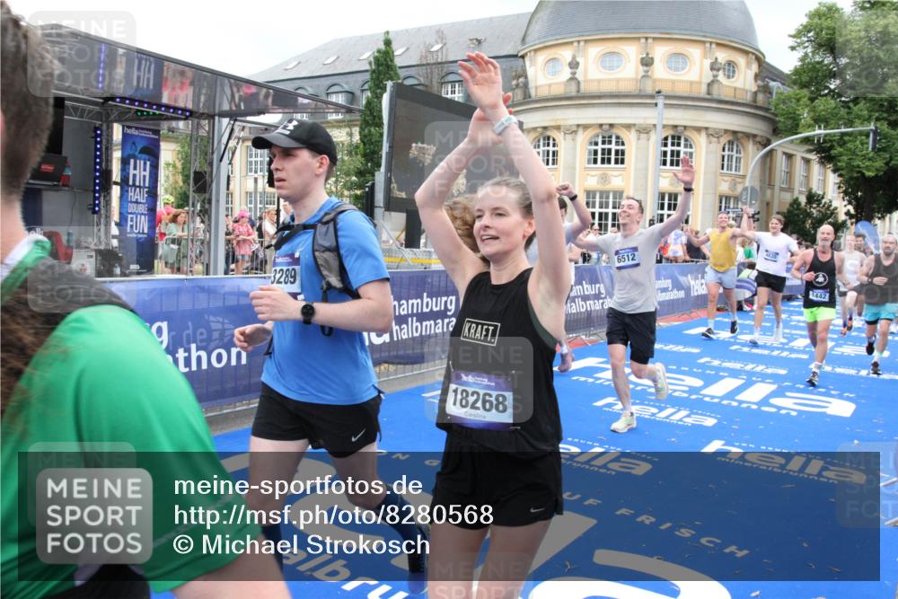 29.06.2025 - hella hamburg halbmarathon Michael Strokosch http://msf.ph/oto/8280568 29.06.2025 10:54:27 Ziel 1267, 1442, 3426, 4635, 4868, 6511, 6512, 7129, 8772, 11009, 12321, 12362, 13289, 15946, 16327, 16574, 16750, 16879, 17698, 18268, 19067 meine-sportfotos.de