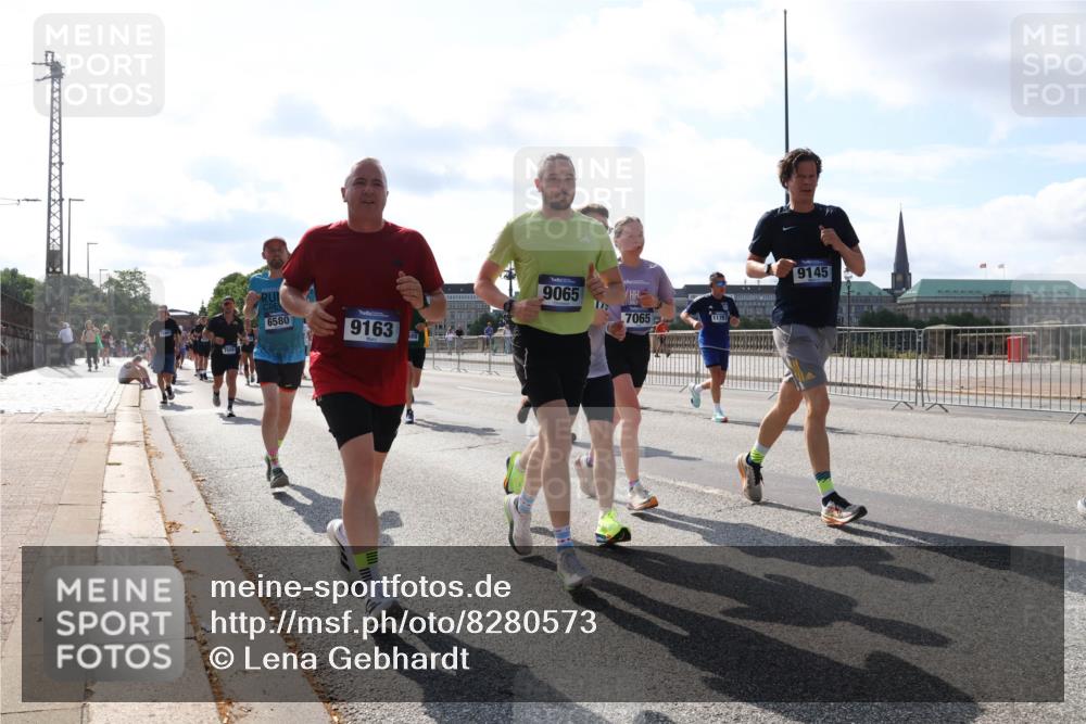 29.06.2025 - hella hamburg halbmarathon Lena Gebhardt http://msf.ph/oto/8280573 29.06.2025 09:58:05 Lombardsbrücke 7509, 6580, 9163, 9065, 7065, 11757, 9145, 1034, 1094, 1179, 1190, 1258, 1320, 1321, 1335, 1563, 1815, 1870, 2034, 2070, 2138, 2397, 2417, 2448, 2488, 2612, 2636, 2711, 2946, 3058, 3091, 3114, 3251, 3999, 4379, 4814, 4903, 5032, 5093, 5305, 5672, 5721, 5775, 6164, 6272, 6355, 6356, 6374, 6569, 6580, 6585, 6628, 6754, 6776, 6897, 7065, 7134, 7409, 7478, 7509, 7594, 7646, 7724, 7856, 7896, 7952, 7973, 7976, 8154, 8508, 8590, 9012, 9057, 9562, 9656, 10084 meine-sportfotos.de