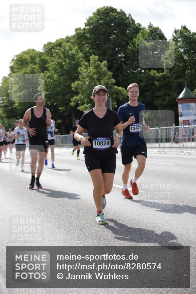 29.06.2025 - hella hamburg halbmarathon Jannik Wohlers http://msf.ph/oto/8280574 29.06.2025 10:02:47 Lombardsbrücke 1135, 1138, 1414, 1450, 1482, 2594, 2619, 2780, 2782, 2810, 3572, 4613, 6208, 6217, 7210, 7211, 7290, 7706, 7935, 8614, 9439, 10824, 12169, 12177, 12211, 12212, 12422, 12843, 13036, 13474, 13664, 13732, 13857, 13874, 14225, 14493, 16355, 16605, 16824, 18359, 18827 meine-sportfotos.de