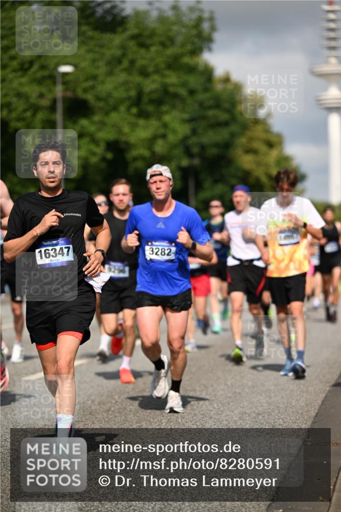 29.06.2025 - hella hamburg halbmarathon Dr. Thomas Lammeyer http://msf.ph/oto/8280591 29.06.2025 09:53:15 Kennedybrücke 1343, 1445, 1800, 1975, 2324, 2573, 2750, 2949, 3116, 3136, 3282, 3431, 4148, 4303, 4425, 5248, 5648, 5889, 6123, 6149, 6682, 7229, 7796, 8370, 8465, 9264, 9265, 9296, 9914, 10930 meine-sportfotos.de