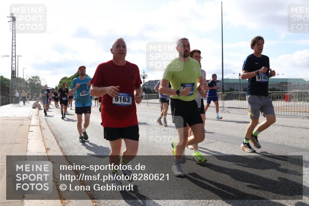 29.06.2025 - hella hamburg halbmarathon Lena Gebhardt http://msf.ph/oto/8280621 29.06.2025 09:58:05 Lombardsbrücke 7509, 6580, 9163, 9145, 1034, 1094, 1179, 1190, 1258, 1320, 1321, 1335, 1563, 1815, 1870, 2034, 2070, 2138, 2397, 2417, 2448, 2488, 2612, 2636, 2711, 2946, 3058, 3091, 3114, 3251, 3999, 4379, 4814, 4903, 5032, 5093, 5305, 5672, 5721, 5775, 6164, 6272, 6355, 6356, 6374, 6569, 6580, 6585, 6628, 6754, 6776, 6897, 7065, 7134, 7409, 7478, 7509, 7594, 7646, 7724, 7856, 7896, 7952, 7973, 7976, 8154, 8508, 8590, 9012, 9057, 9562, 9656, 10084 meine-sportfotos.de