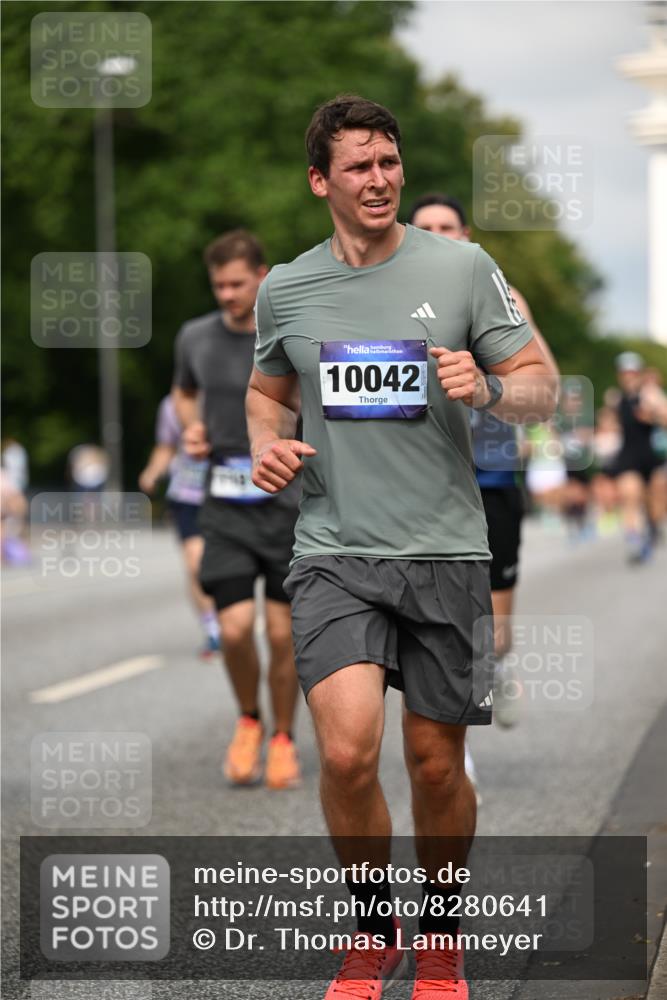 29.06.2025 - hella hamburg halbmarathon Dr. Thomas Lammeyer http://msf.ph/oto/8280641 29.06.2025 10:15:45 Kennedybrücke 1062, 1790, 2661, 3837, 5254, 7370, 7474, 7571, 8368, 9254, 10042, 10428 meine-sportfotos.de