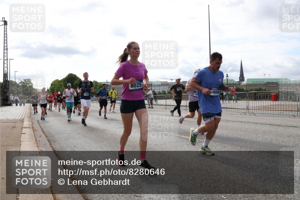 29.06.2025 - hella hamburg halbmarathon Lena Gebhardt http://msf.ph/oto/8280646 29.06.2025 10:20:30 Lombardsbrücke 7131, 11835, 8025, 120, 14894, 1011, 1046, 1069, 1471, 1474, 2053, 2064, 2101, 2325, 2478, 2834, 3278, 3434, 3733, 3781, 3842, 4154, 4166, 4288, 4422, 4585, 4614, 4737, 4739, 4754, 4869, 5181, 5556, 5625, 5659, 5811, 5812, 5831, 5937, 6608, 6951, 7018, 7101, 7131, 7519, 7739, 7744, 8025, 8387, 8462, 8588, 8738, 8940, 9136, 9196, 9722, 9735, 9873, 10041, 10050, 10350, 10414, 10550, 10595, 10613, 10647, 10701, 10754, 11028, 11100, 11603, 11835, 11995 meine-sportfotos.de