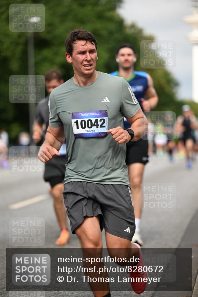 29.06.2025 - hella hamburg halbmarathon Dr. Thomas Lammeyer http://msf.ph/oto/8280672 29.06.2025 10:15:45 Kennedybrücke 1062, 1790, 2661, 3837, 5254, 7370, 7474, 7571, 8368, 9254, 10042, 10428 meine-sportfotos.de