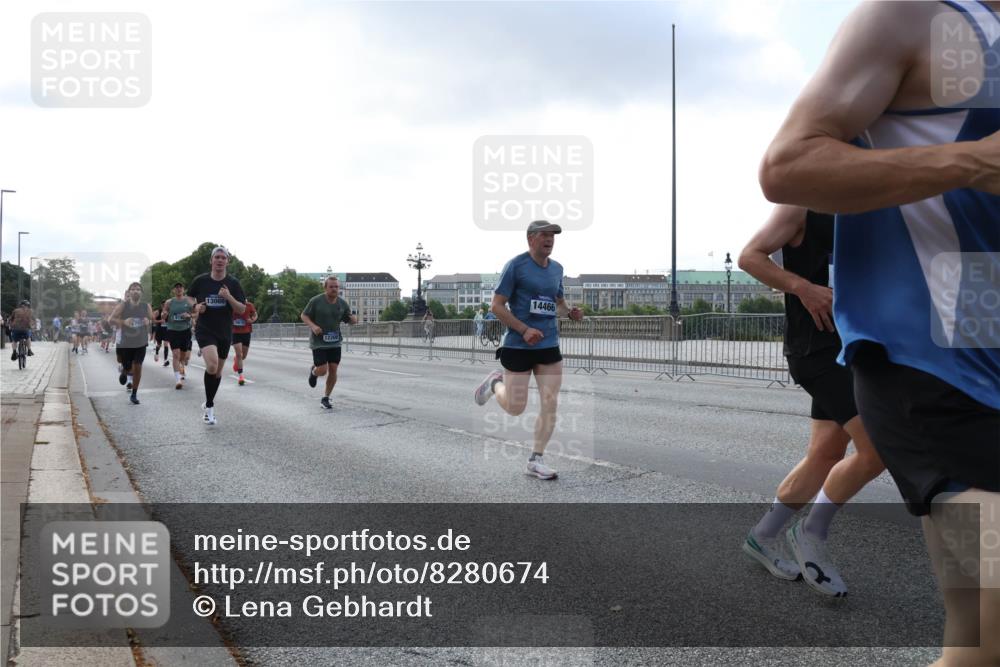 29.06.2025 - hella hamburg halbmarathon Lena Gebhardt http://msf.ph/oto/8280674 29.06.2025 09:45:33 Lombardsbrücke 13066, 12308, 14466, 57, 1686, 1707, 1758, 1990, 2689, 2746, 3043, 4050, 4129, 4679, 4698, 4749, 5070, 5187, 5328, 5550, 5746, 5826, 6358, 6781, 7272, 7389, 7481, 7651, 7723, 7965, 8190, 8209, 8883, 9137, 9381, 9571, 9634, 10017, 10171, 10486, 10876, 11120, 11169, 11413, 11857, 12049, 12232, 12234, 12308, 12595, 12691, 12900, 12988, 13066, 13343, 13618, 14028, 14140, 14289, 15672, 15883, 16157, 16713, 16818, 17428 meine-sportfotos.de