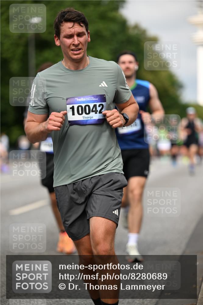 29.06.2025 - hella hamburg halbmarathon Dr. Thomas Lammeyer http://msf.ph/oto/8280689 29.06.2025 10:15:46 Kennedybrücke 1062, 1790, 2661, 3837, 5254, 6966, 7370, 7474, 7571, 8368, 9119, 9254, 10042, 10428 meine-sportfotos.de