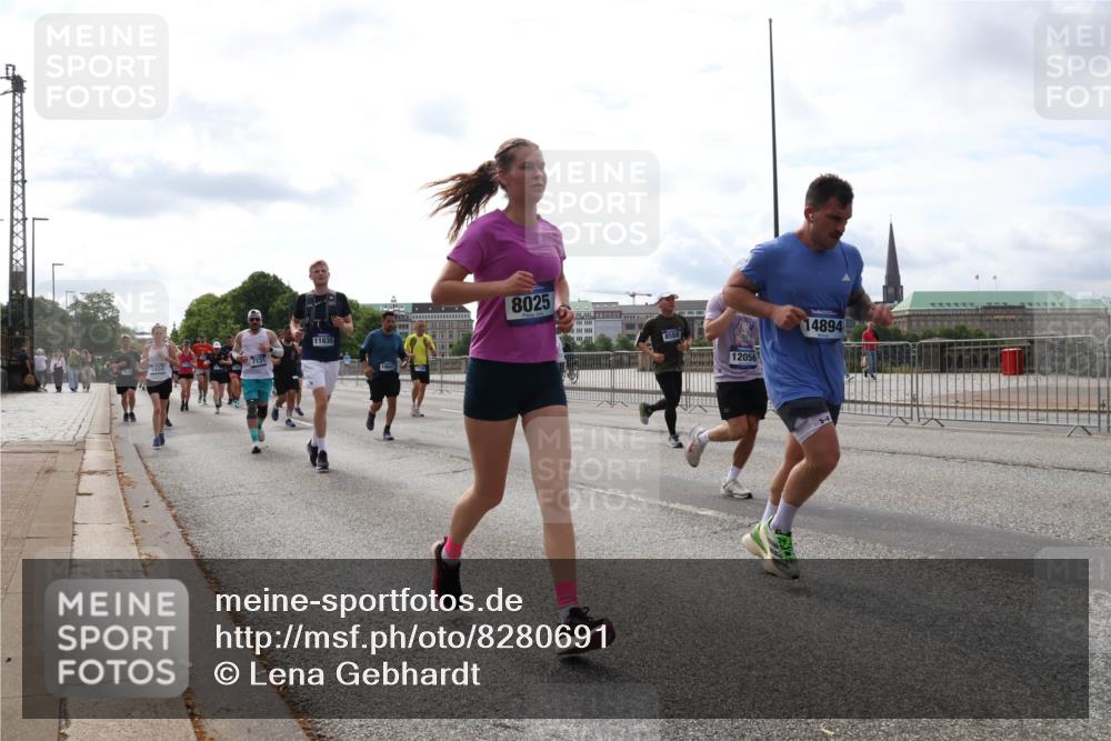 29.06.2025 - hella hamburg halbmarathon Lena Gebhardt http://msf.ph/oto/8280691 29.06.2025 10:20:30 Lombardsbrücke 7131, 11835, 8025, 12056, 14894, 1011, 1046, 1069, 1471, 1474, 2053, 2064, 2101, 2325, 2478, 2834, 3278, 3434, 3733, 3781, 3842, 4154, 4166, 4288, 4422, 4585, 4614, 4737, 4739, 4754, 4869, 5181, 5556, 5625, 5659, 5811, 5812, 5831, 5937, 6608, 6951, 7018, 7101, 7131, 7519, 7739, 7744, 8025, 8387, 8462, 8588, 8738, 8940, 9136, 9196, 9722, 9735, 9873, 10041, 10050, 10350, 10414, 10550, 10595, 10613, 10647, 10701, 10754, 11028, 11100, 11603, 11835, 11995 meine-sportfotos.de