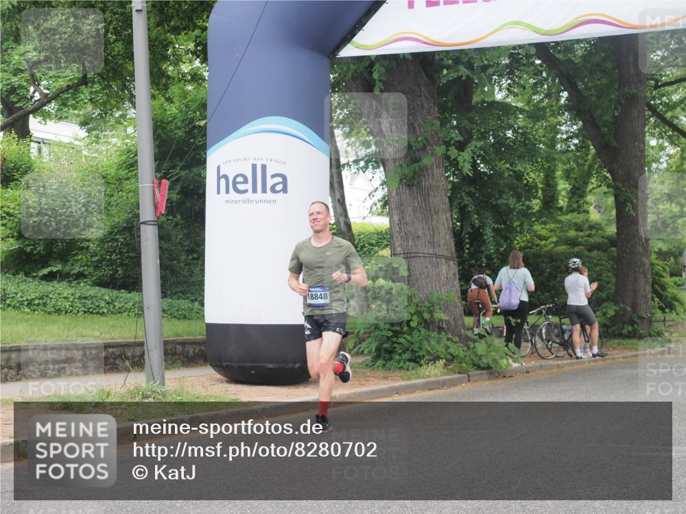 29.06.2025 - hella hamburg halbmarathon KatJ http://msf.ph/oto/8280702 29.06.2025 10:10:41 Zwischen KM18-KM19  meine-sportfotos.de