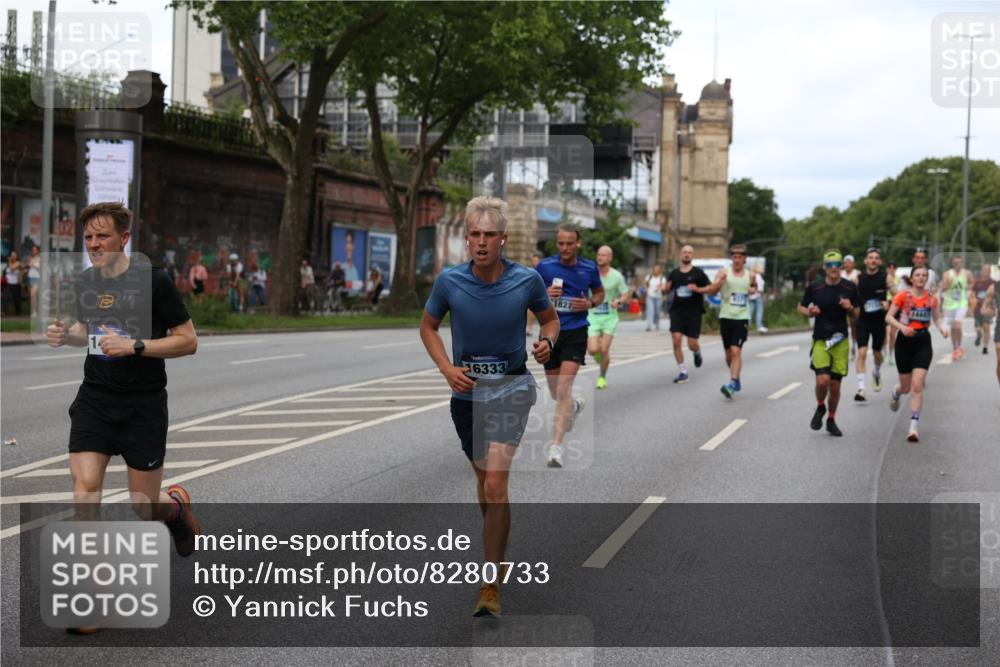 29.06.2025 - hella hamburg halbmarathon Yannick Fuchs http://msf.ph/oto/8280733 29.06.2025 10:37:26 20KM 1353, 1675, 1735, 2653, 4229, 4318, 5011, 5124, 5477, 9364, 9371, 9534, 10099, 10251, 11177, 11907, 12723, 12839, 13746, 13807, 14226, 14447, 14560, 14813, 15255, 15297, 15301, 15328, 15535, 15706, 15851, 15921, 16333, 16677, 17733, 17911, 18004, 18274, 18275, 18304, 18659, 18680, 18987, 19009 meine-sportfotos.de