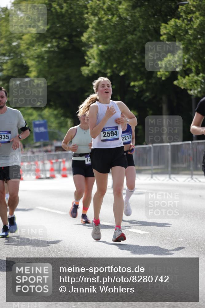 29.06.2025 - hella hamburg halbmarathon Jannik Wohlers http://msf.ph/oto/8280742 29.06.2025 10:02:51 Lombardsbrücke 1135, 1138, 1414, 1450, 2594, 2619, 2780, 2782, 3572, 4511, 6208, 6453, 7210, 7211, 7290, 7706, 7935, 9439, 9453, 10824, 11556, 12169, 12177, 12211, 12212, 12843, 13036, 13474, 13664, 13732, 13857, 13874, 14225, 14493, 16355, 16605, 17096 meine-sportfotos.de