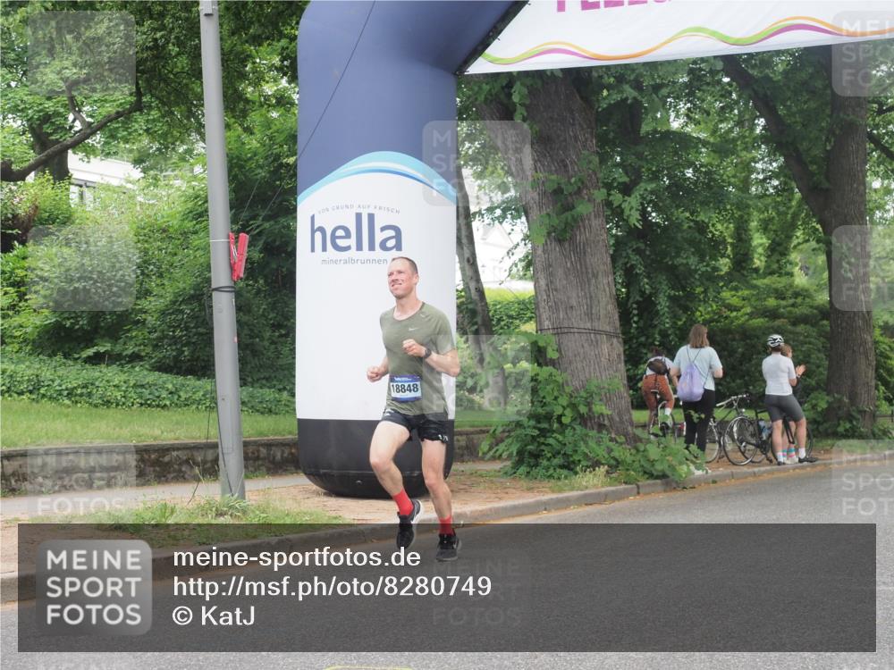 29.06.2025 - hella hamburg halbmarathon KatJ http://msf.ph/oto/8280749 29.06.2025 10:10:41 Zwischen KM18-KM19  meine-sportfotos.de
