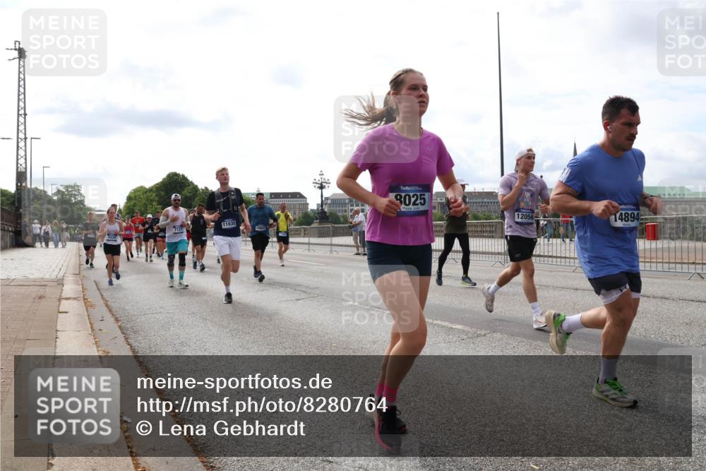 29.06.2025 - hella hamburg halbmarathon Lena Gebhardt http://msf.ph/oto/8280764 29.06.2025 10:20:30 Lombardsbrücke 11835, 7131, 10647, 3025, 12056, 14894, 1011, 1046, 1069, 1471, 1474, 2053, 2064, 2101, 2325, 2478, 2834, 3278, 3434, 3733, 3781, 3842, 4154, 4166, 4288, 4422, 4585, 4614, 4737, 4739, 4754, 4869, 5181, 5556, 5625, 5659, 5811, 5812, 5831, 5937, 6608, 6951, 7018, 7101, 7131, 7519, 7739, 7744, 8025, 8387, 8462, 8588, 8738, 8940, 9136, 9196, 9722, 9735, 9873, 10041, 10050, 10350, 10414, 10550, 10595, 10613, 10647, 10701, 10754, 11028, 11100, 11603, 11835, 11995 meine-sportfotos.de