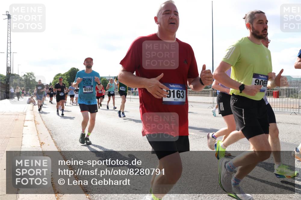 29.06.2025 - hella hamburg halbmarathon Lena Gebhardt http://msf.ph/oto/8280791 29.06.2025 09:58:05 Lombardsbrücke 6580, 8689, 9163, 9065, 1034, 1094, 1179, 1190, 1258, 1320, 1321, 1335, 1563, 1815, 1870, 2034, 2070, 2138, 2397, 2417, 2448, 2488, 2612, 2636, 2711, 2946, 3058, 3091, 3114, 3251, 3999, 4379, 4814, 4903, 5032, 5093, 5305, 5672, 5721, 5775, 6164, 6272, 6355, 6356, 6374, 6569, 6580, 6585, 6628, 6754, 6776, 6897, 7065, 7134, 7409, 7478, 7509, 7594, 7646, 7724, 7856, 7896, 7952, 7973, 7976, 8154, 8508, 8590, 9012, 9057, 9562, 9656, 10084 meine-sportfotos.de