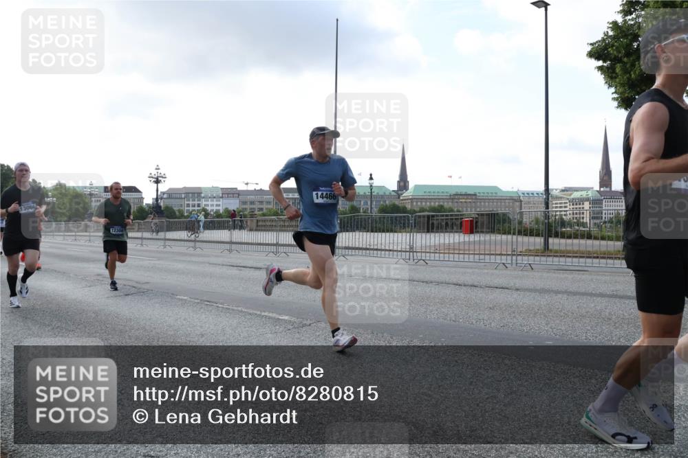 29.06.2025 - hella hamburg halbmarathon Lena Gebhardt http://msf.ph/oto/8280815 29.06.2025 09:45:33 Lombardsbrücke 13066, 12308, 14466, 31, 57, 1686, 1707, 1758, 1990, 2689, 2746, 3043, 4050, 4129, 4679, 4698, 4749, 5070, 5187, 5328, 5550, 5746, 5826, 6358, 6781, 7272, 7389, 7481, 7651, 7723, 7965, 8190, 8209, 8883, 9137, 9381, 9571, 9634, 10017, 10171, 10486, 10876, 11120, 11169, 11413, 11857, 12049, 12232, 12234, 12308, 12595, 12691, 12900, 12988, 13066, 13343, 13618, 14028, 14140, 14289, 15672, 15883, 16157, 16713, 16818, 17428 meine-sportfotos.de